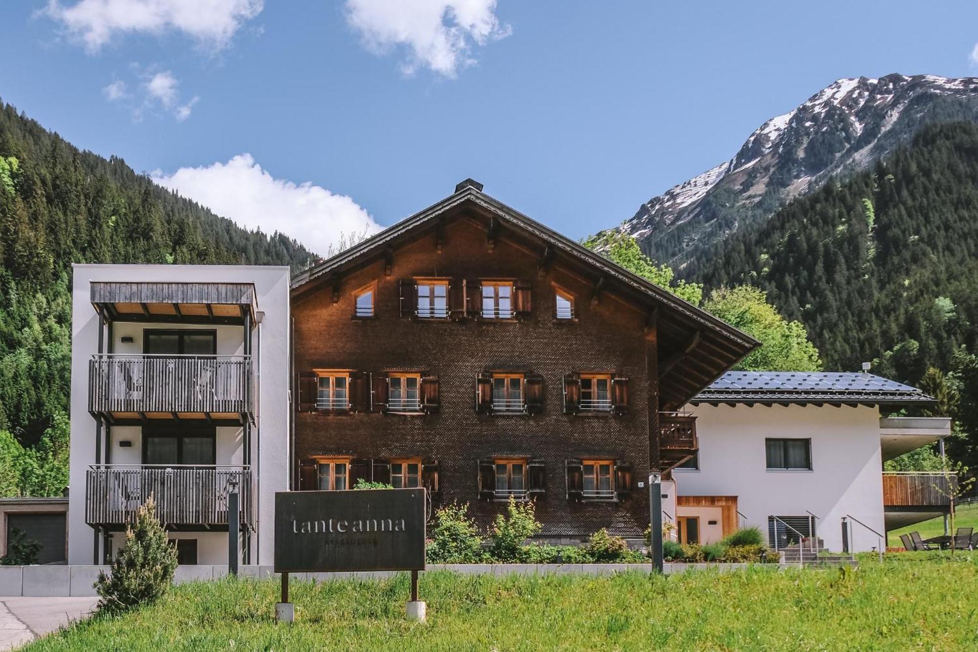 Aparthotel Tante Anna - Retreats Mit Weitblick Sankt Gallenkirch Exterior foto